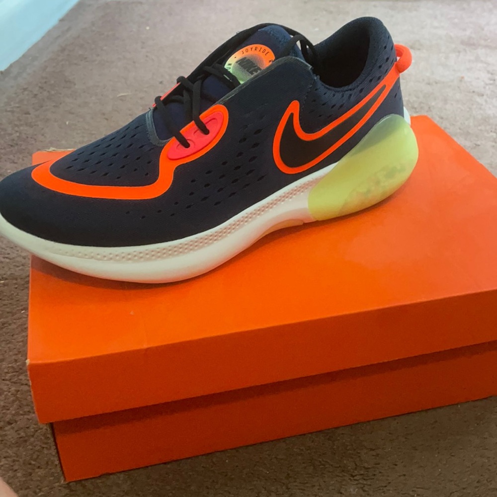 NWT Nike JoyRide Dual run